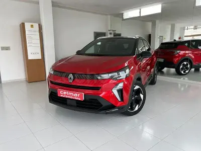 Usado Renault Captur Techno 100 CV (73 kW) 2025 Rojo SUV