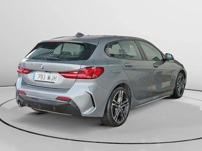 Begagnad BMW 118 Comfort Edition 136 HK (100 kW) 2023 Grå Halvkombi