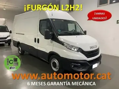 Usado Iveco Daily 126 CV (92 kW) 2022 Blanco Berlina