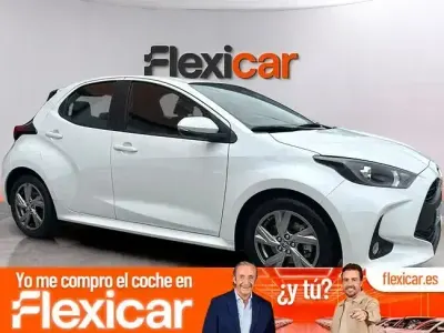 Usado Toyota Yaris Active 116 CV (85 kW) 2025 Blanco Utilitario