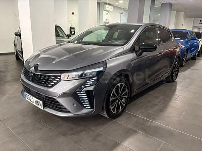 Usado Renault Clio V Techno 90 CV (66 kW) 2024 Gris / plata Berlina