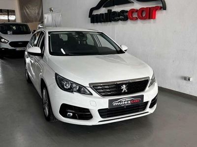 Usado Peugeot 308 SW Active 131 CV (96 kW) 2021 Blanco Familiar