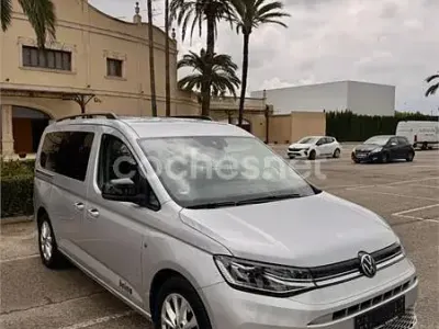Usado VW Caddy Maxi Trendline 150 CV (110 kW) 2021 Gris / plata Monovolumen