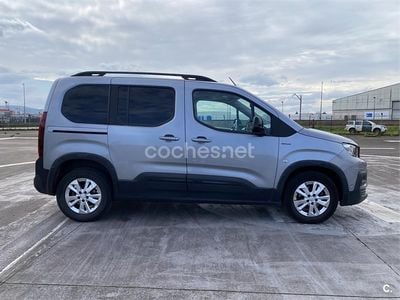 Usado Peugeot Rifter GT-line 100 CV (73 kW) 2018 Gris / plata Monovolumen