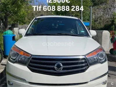 Usado SsangYong Rodius 155 CV (114 kW) 2013 Blanco Monovolumen