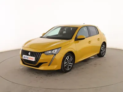 Usado Peugeot 208 Allure 102 CV (75 kW) 2020 Amarillo Utilitario