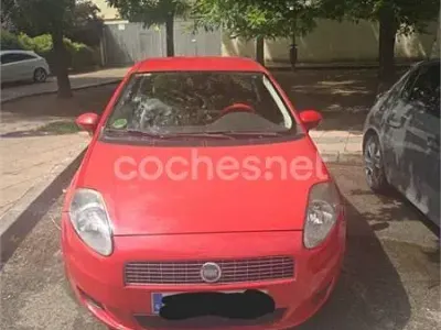 Używany Fiat Grande Punto Dynamic 77 KM (56 kW) 2007 Czerwony Hatchback