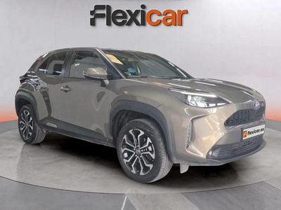 Azul Usado 2024 Toyota Yaris Hybrid Active | 22.390 € (Precio justo)