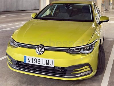Usado VW Golf VIII Style 150 CV (110 kW) 2021 Amarillo Berlina