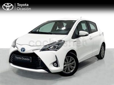 Używany Toyota Yaris Active 111 KM (81 kW) 2020 Biały Sedan/Limuzyna