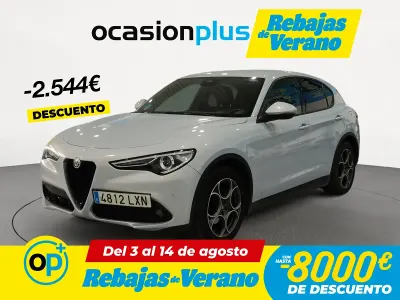Usado Alfa Romeo Stelvio Sprint 190 CV (139 kW) 2022 Blanco SUV