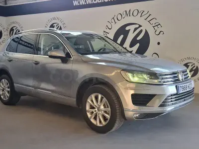Begagnad VW Touareg 262 HK (192 kW) 2014 Grå SUV