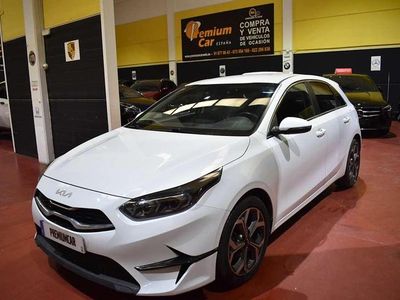 Usado Kia Ceed 120 CV (88 kW) 2021 Blanco Utilitario