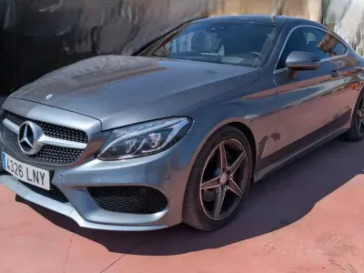 Usado Mercedes C220 170 CV (125 kW) 2017 Gris Coupe