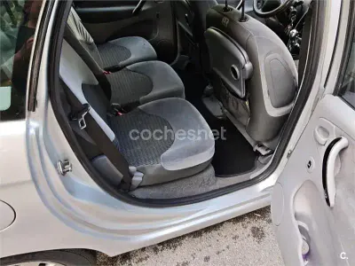 Usado Citroën Xsara Picasso Exclusive 110 CV (80 kW) 2007 Gris / plata Monovolumen