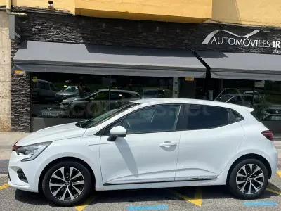 Usado Renault Clio V Intens 90 CV (66 kW) 2021 Blanco Berlina