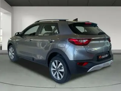 Usado Kia Stonic 100 HP (73 kW) 2025 Cinzento SUV