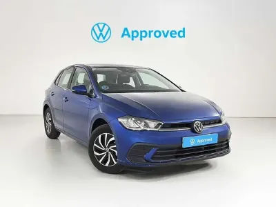 Käytetty VW Polo Life 95 HP (69 kW) 2024 Sininen Viistoperä