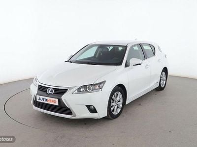 Lexus CT200h
