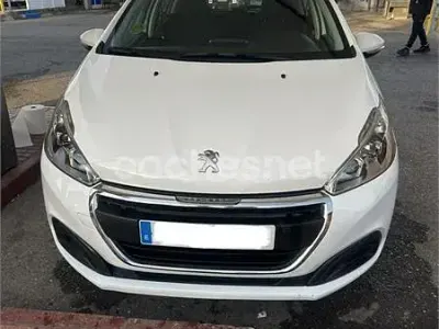 Usado Peugeot 208 Active 82 CV (60 kW) 2019 Blanco Utilitario
