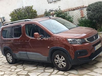 Usado Peugeot Rifter Allure 130 CV (95 kW) 2021 Marrón Monovolumen