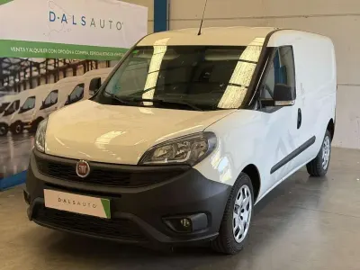 Usado Fiat Doblò 106 CV (77 kW) 2022 Blanco Monovolumen