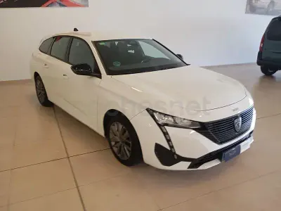 Usado Peugeot 308 SW Active 110 CV (80 kW) 2022 Blanco Familiar