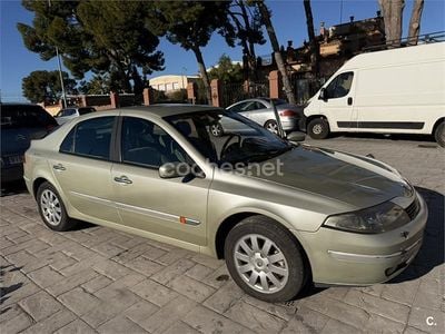 Gris / plata Usado 2003 Renault Laguna II Initiale Berlina | 1900 € (Precio justo)
