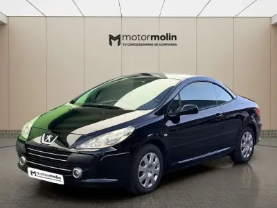Usado Peugeot 307 CC 110 CV (80 kW) 2006 Negro Descapotable