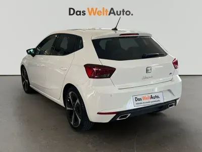 Usado Seat Ibiza FR 110 CV (80 kW) 2023 Blanco Utilitario