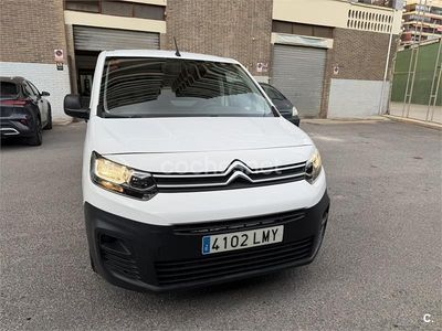 Usado Citroën Berlingo Live 102 CV (75 kW) 2021 Blanco Monovolumen