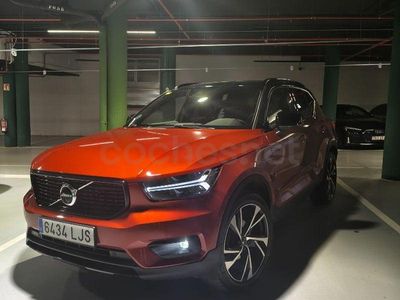 Begagnad Volvo XC40 R-Design 129 HK (94 kW) 2020 Röd SUV