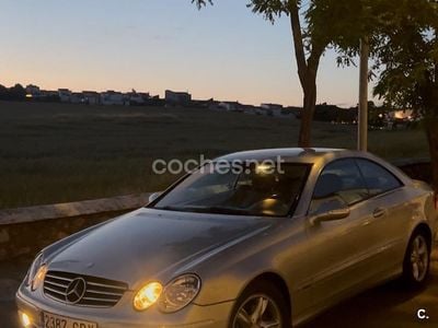 Usado Mercedes CLK270 Avantgarde 170 CV (125 kW) 2004 Gris / plata Coupe