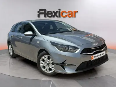 Usado Kia Ceed 136 CV (100 kW) 2023 Gris Utilitario