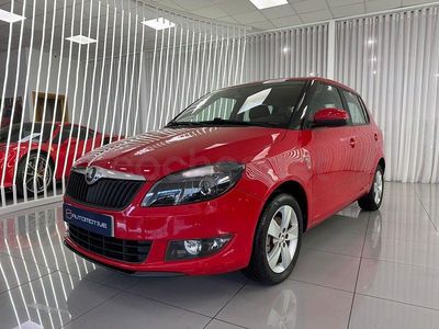 Rojo Usado 2015 Skoda Fabia Berlina | 6990 € (Un poco caro)