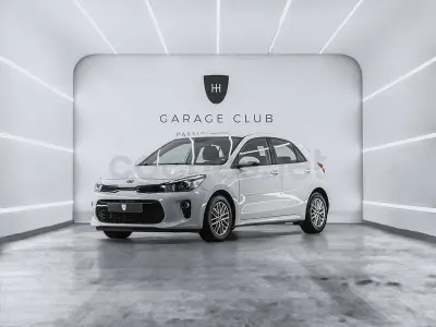 Usado Kia Rio 84 CV (61 kW) 2017 Blanco Berlina