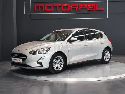 Usado Ford Focus Trend 120 CV (88 kW) 2022 Gris / plata Berlina