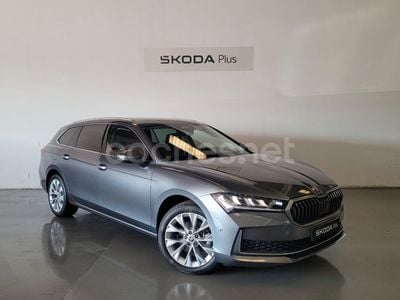 Gris / plata Usado 2024 Skoda Superb Selection Familiar | 40.900 € (Caro)