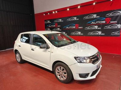 Usado Dacia Sandero Ambiance 75 CV (55 kW) 2016 Blanco Berlina