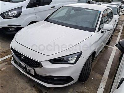 Usado Seat Leon Style 115 CV (84 kW) 2021 Blanco Berlina