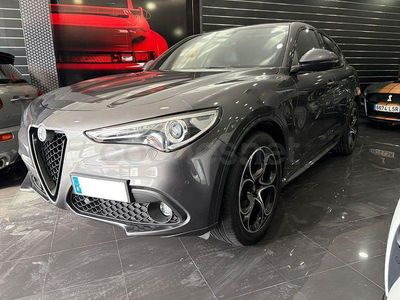 Usado Alfa Romeo Stelvio Veloce 210 CV (154 kW) 2022 Gris / plata SUV