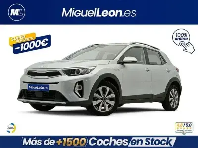 Usado Kia Stonic 100 CV (73 kW) 2025 Gris SUV