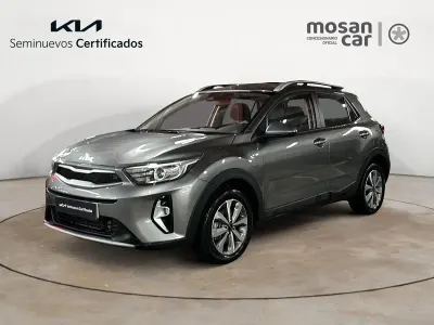 Usado Kia Stonic 100 CV (73 kW) 2025 Gris astro SUV