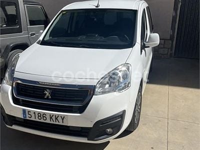 Usado Peugeot Partner Tepee Style 120 CV (88 kW) 2016 Blanco Monovolumen