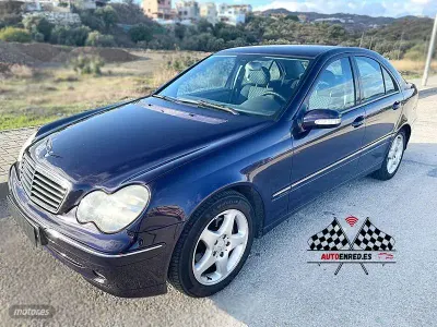 Usado Mercedes C220 Avantgarde 150 CV (110 kW) 2003 Azul Berlina