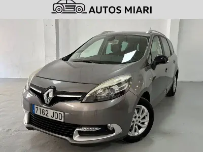 Usado Renault Grand Scénic LIMITED 130 CV (95 kW) 2015 Gris / plata Monovolumen
