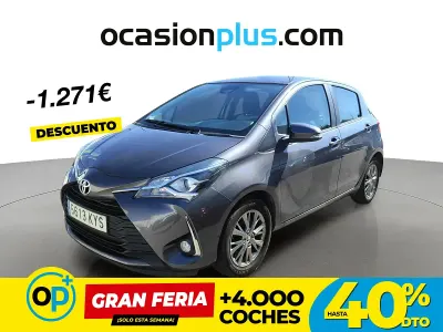 Usado Toyota Yaris Active 111 CV (81 kW) 2019 Gris