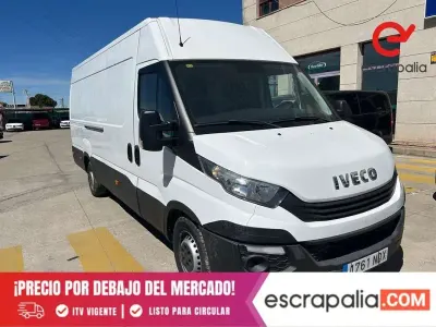 Usado Iveco Daily 155 CV (114 kW) 2016 Blanco Van