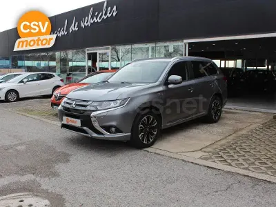 Usado Mitsubishi Outlander P-HEV 203 CV (149 kW) 2017 Gris Utilitario
