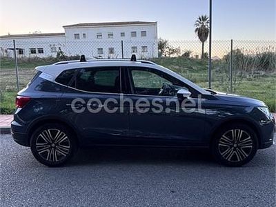 Usado Seat Arona Xperience 110 CV (80 kW) 2023 Gris / plata SUV